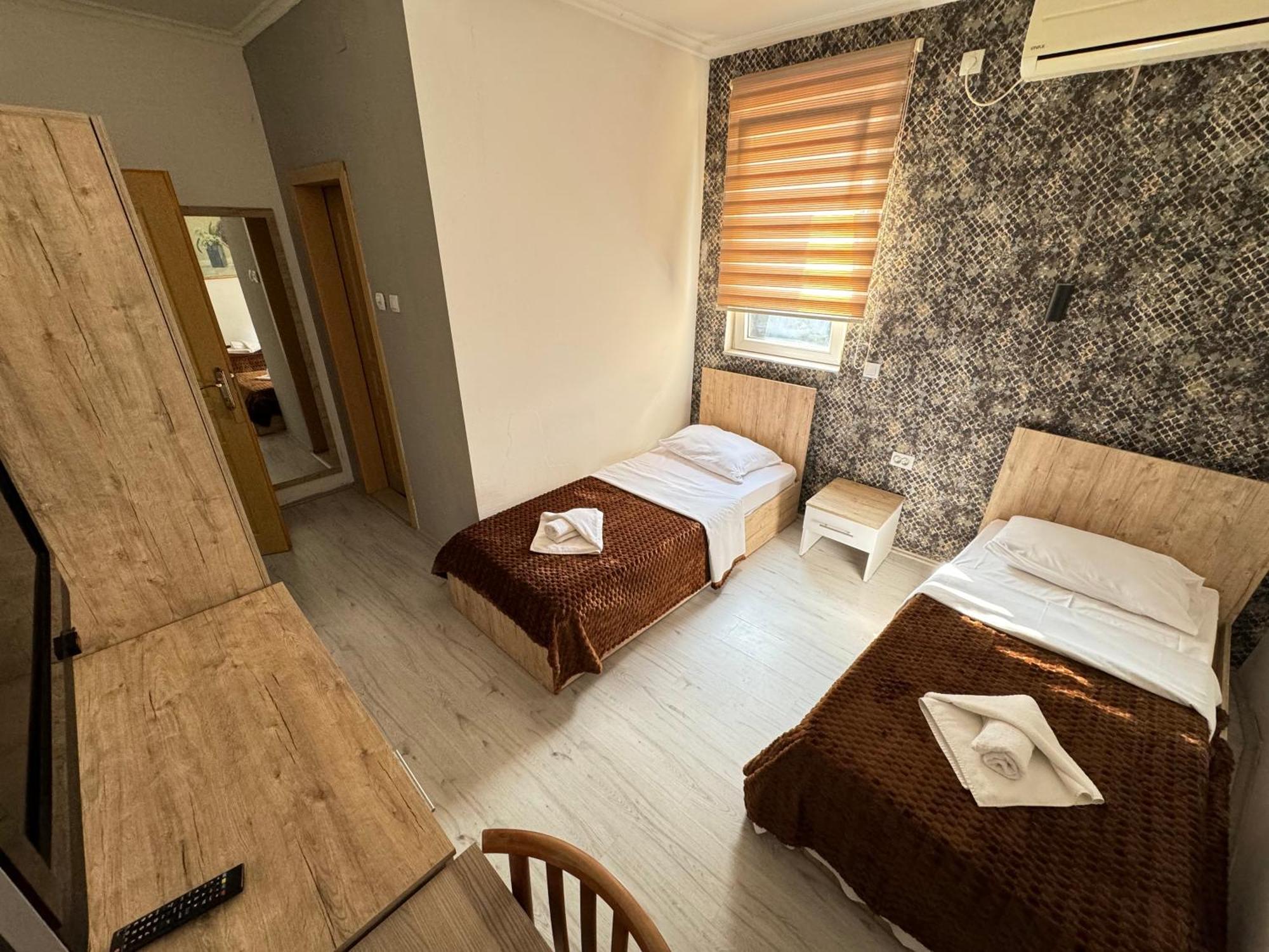 Hotel Old Alisa Skopje Esterno foto